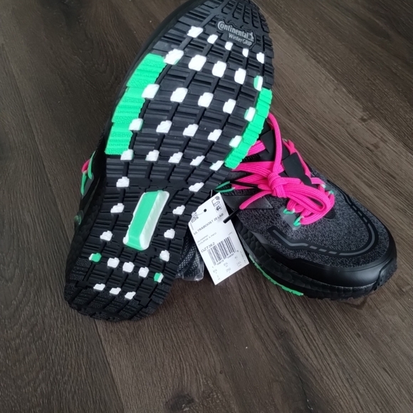 8 Womens / 7 M adidas UltraBoost 20 Explorer Night Metallic Lime Running Shoes - Picture 8 of 9